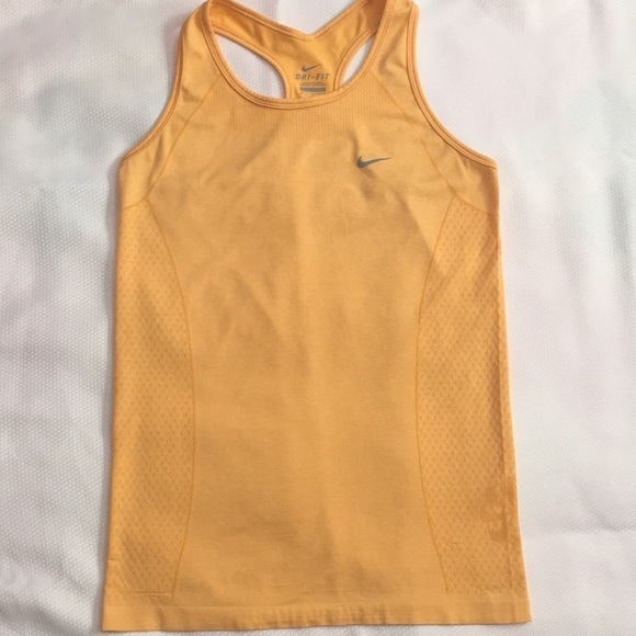 ~3 for $20~ 🌟HP🌟 Nike dri fit tank women’s - Picture 1 of 5